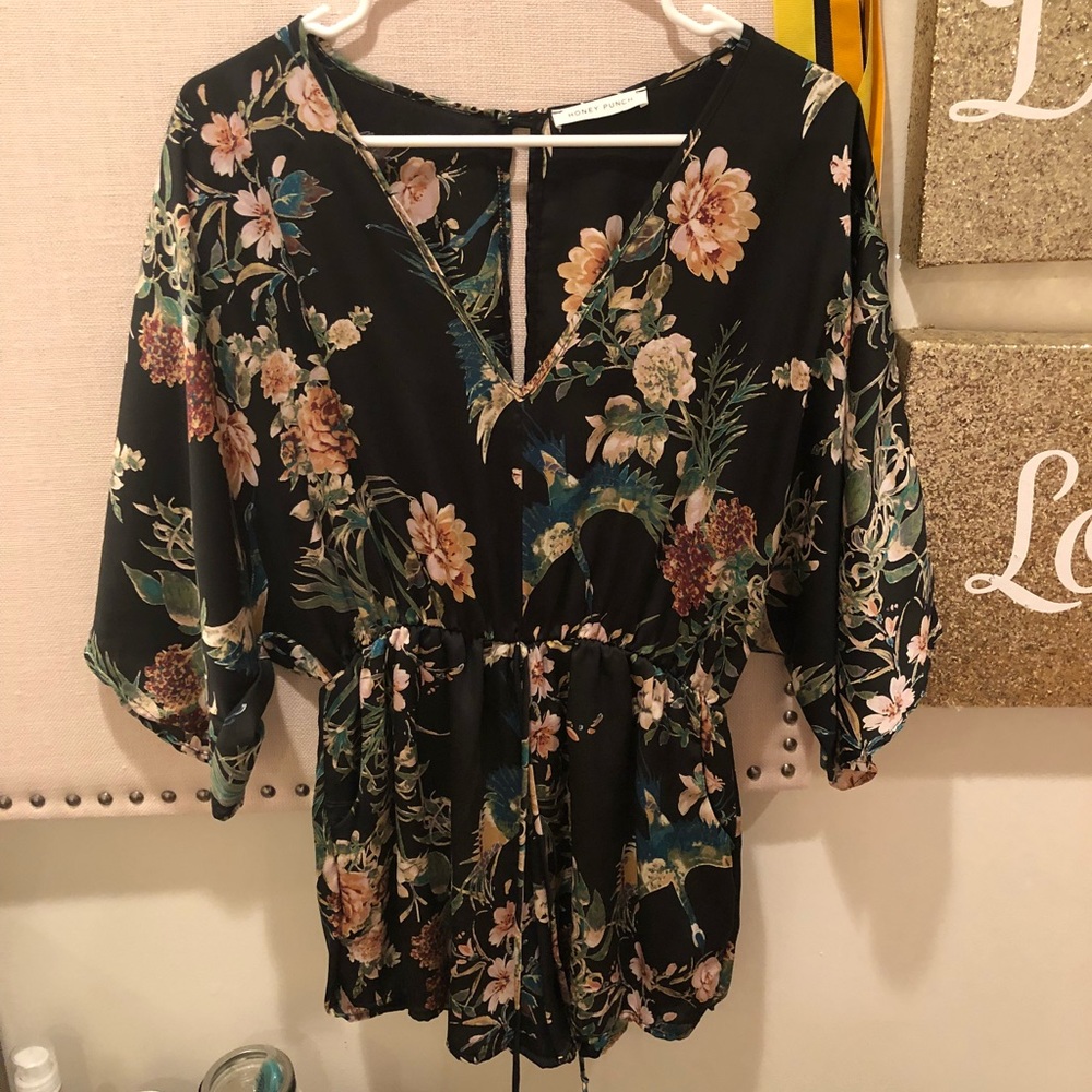 Short Sleeve Floral Romper - Picture 3 of 3